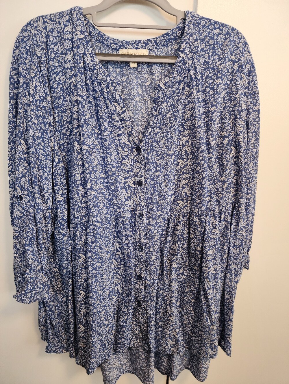 Women's Blue Floral Button-Front Blouse